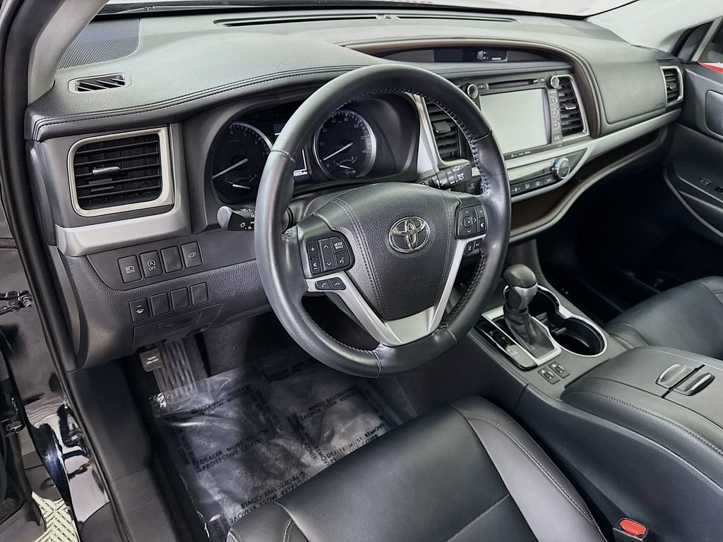Certified 2019 Toyota Highlander XLE AWD/4WD image 20