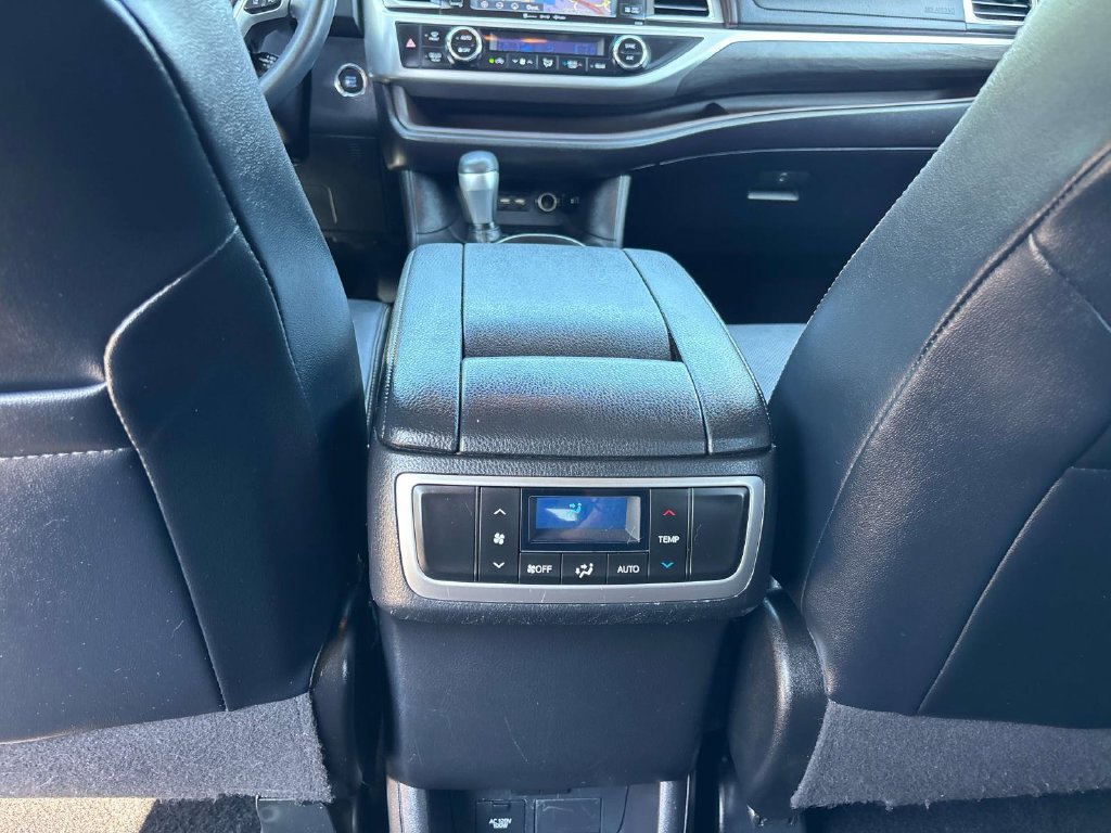 Used 2019 Toyota Highlander Limited AWD/4WD image 13