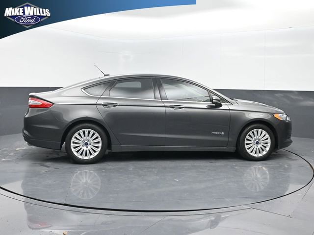 Used 2016 Ford Fusion SE image 8