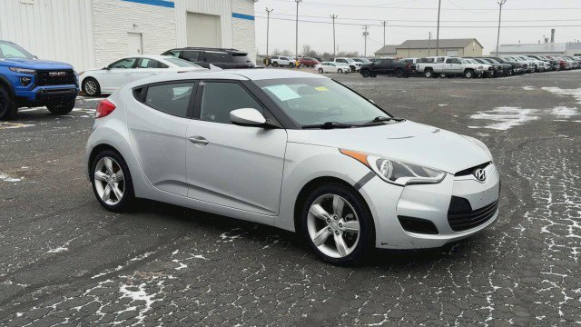 Used 2015 Hyundai Veloster image 2