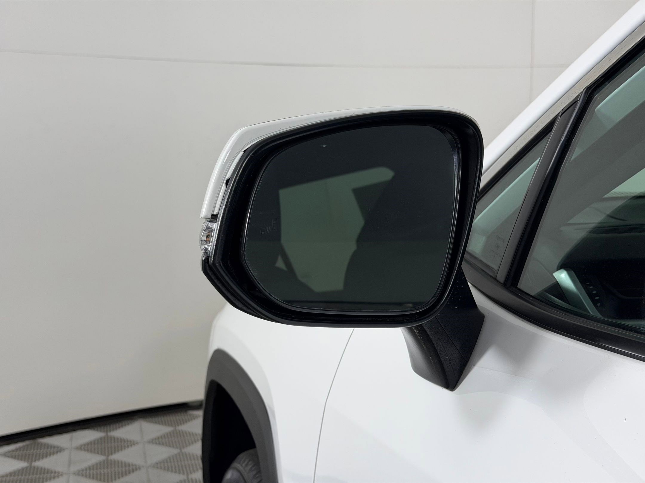 Used 2024 Toyota RAV4 LE AWD/4WD image 20