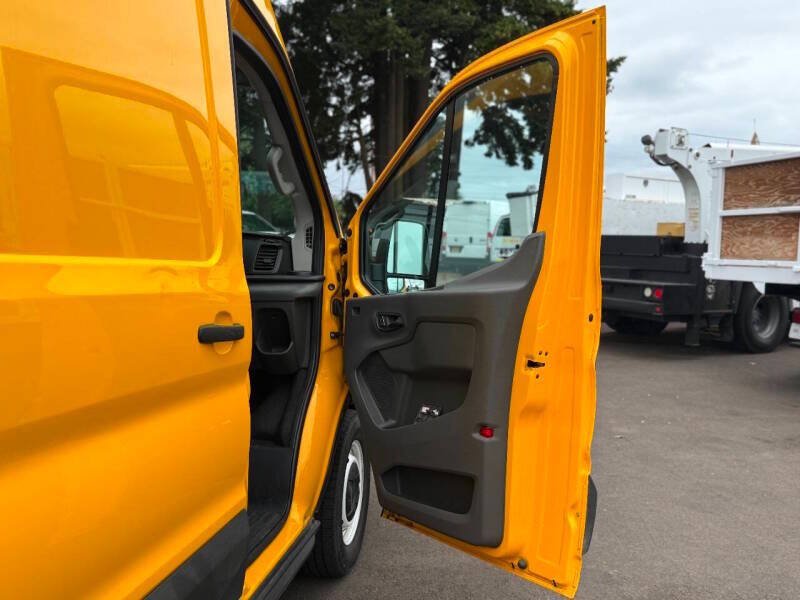 Used 2023 Ford Transit 250 148 High Roof w/ Load Area Protection Package RWD image 16