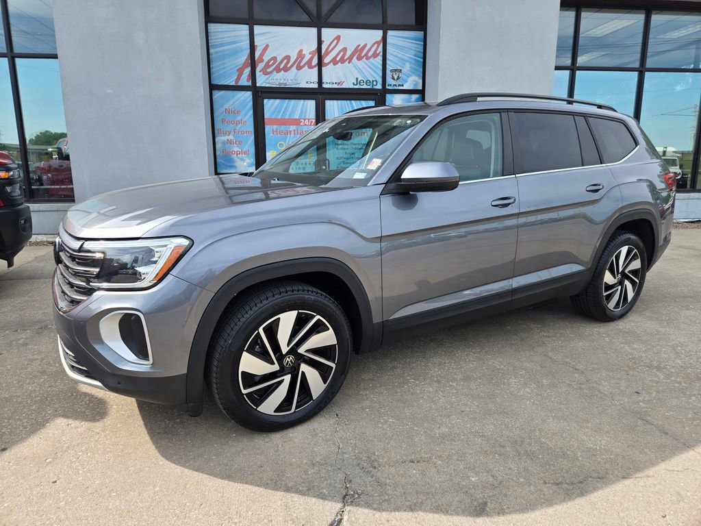 Used 2024 Volkswagen Atlas SE AWD/4WD image 3