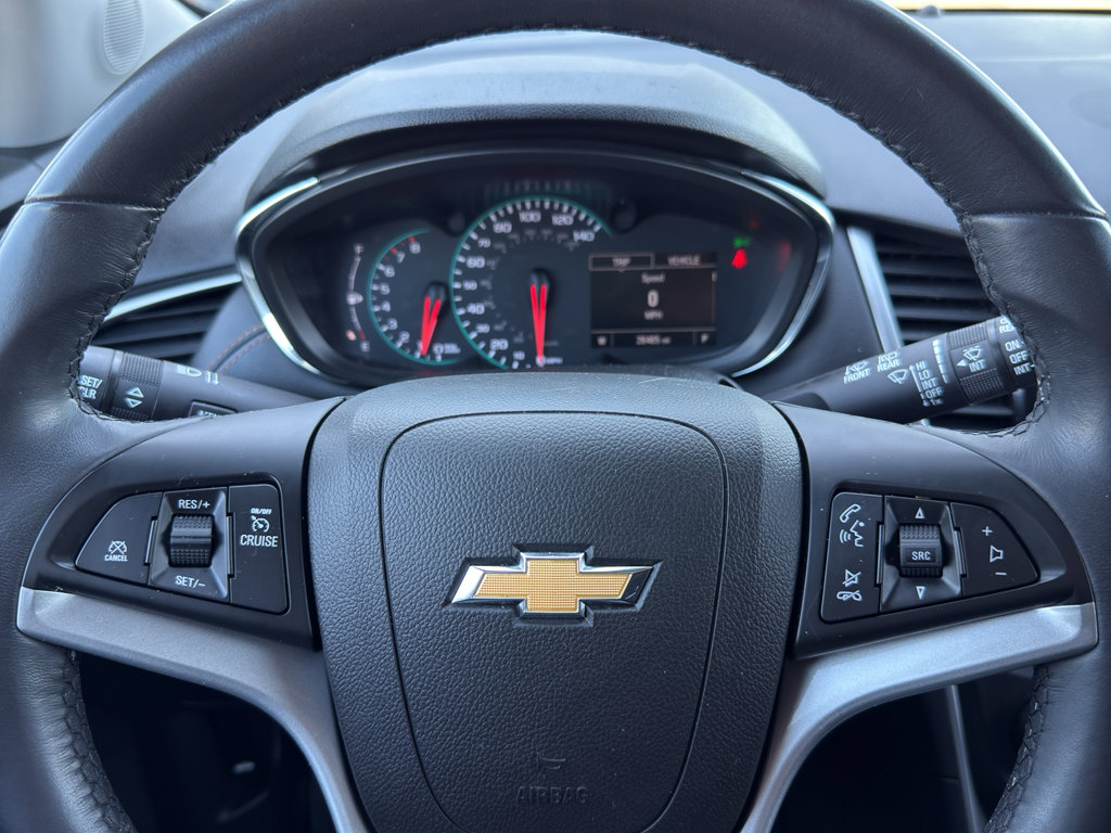 Used 2022 Chevrolet Trax LT w/ Midnight Edition image 16