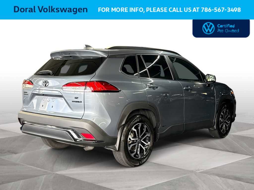 Used 2024 Toyota Corolla Cross SE image 8
