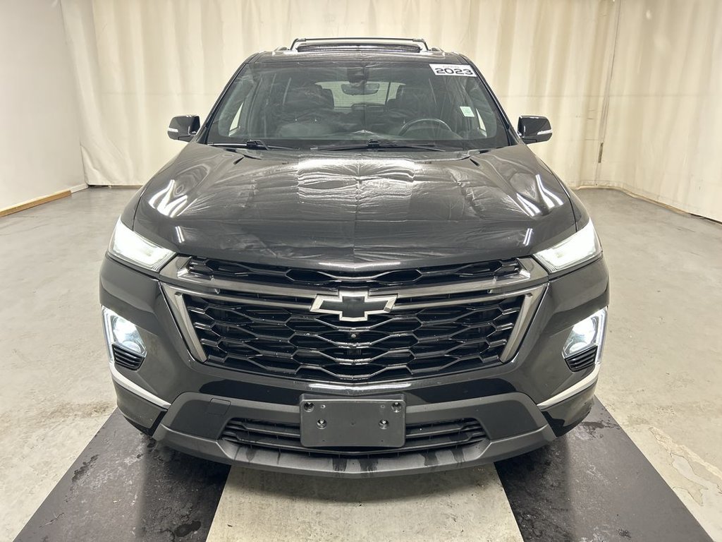 Used 2023 Chevrolet Traverse High Country w/ LPO, Floor Liner Package AWD/4WD image 3