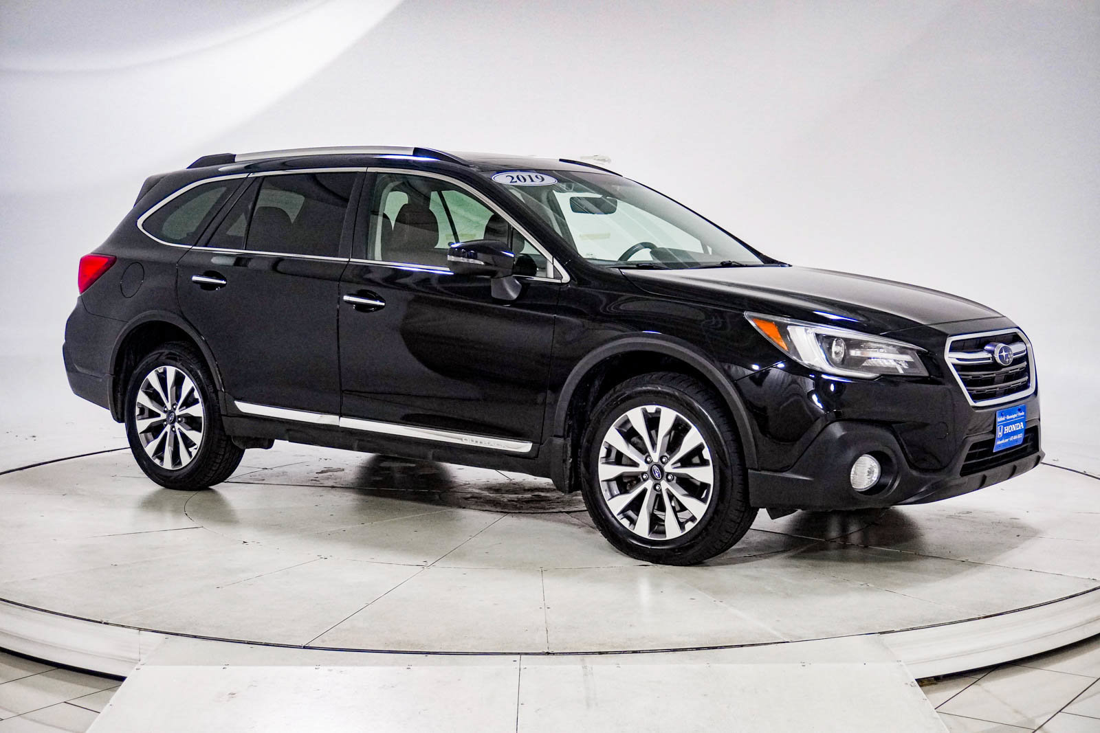 Used 2019 Subaru Outback 3.6R Touring w/ Popular Package #3A AWD/4WD image 13