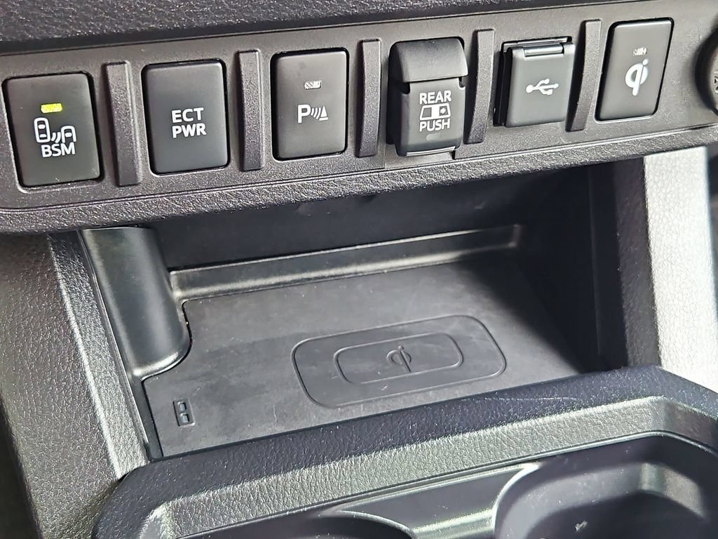Used 2021 Toyota Tacoma TRD Off-Road w/ Technology Package AWD/4WD image 26