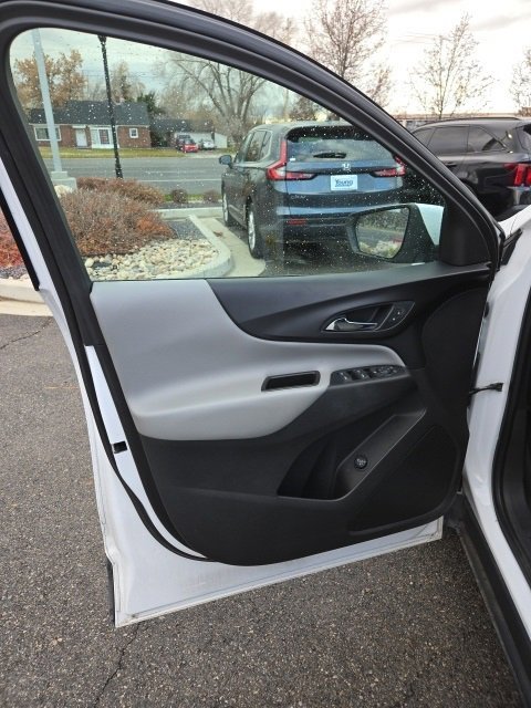 Used 2018 Chevrolet Equinox LT image 8