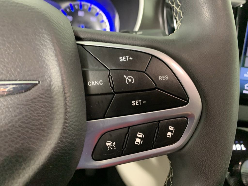 Used 2024 Chrysler Pacifica Touring-L image 24