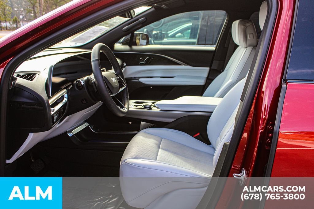 Used 2024 Cadillac Lyriq Sport image 17