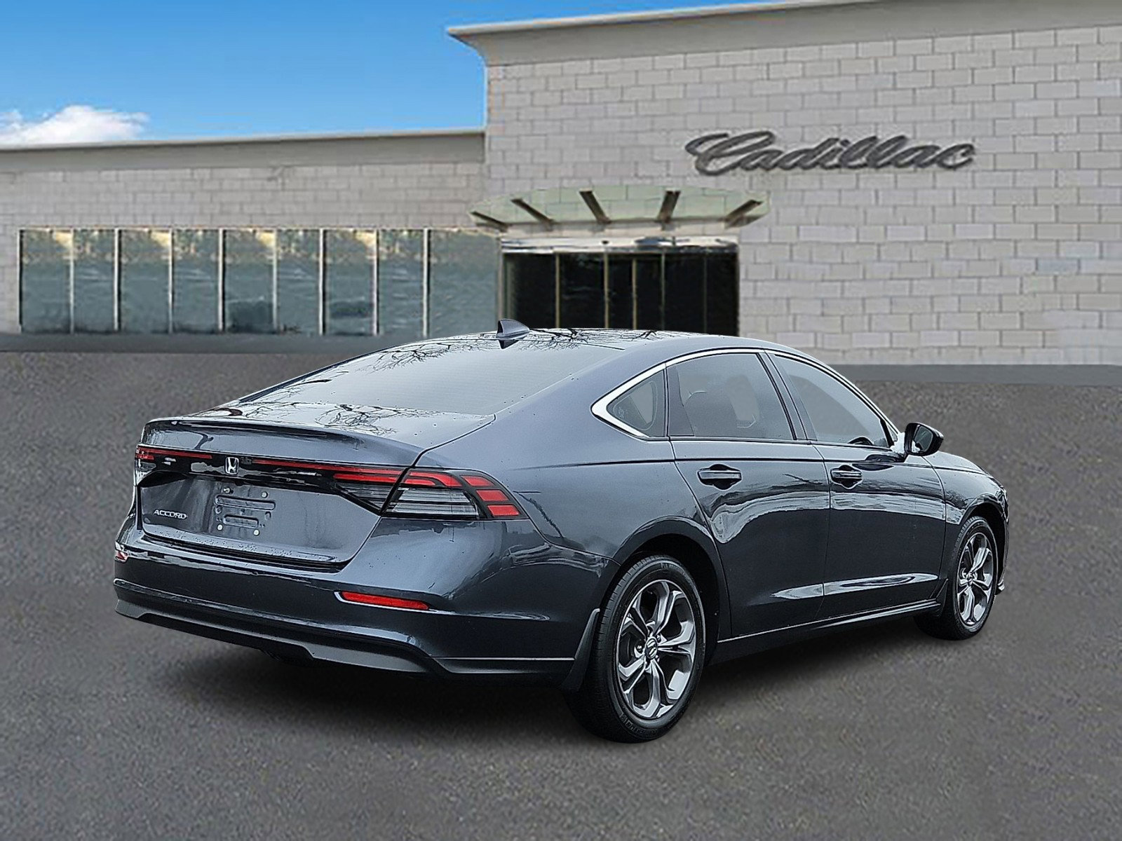 Used 2023 Honda Accord EX image 4