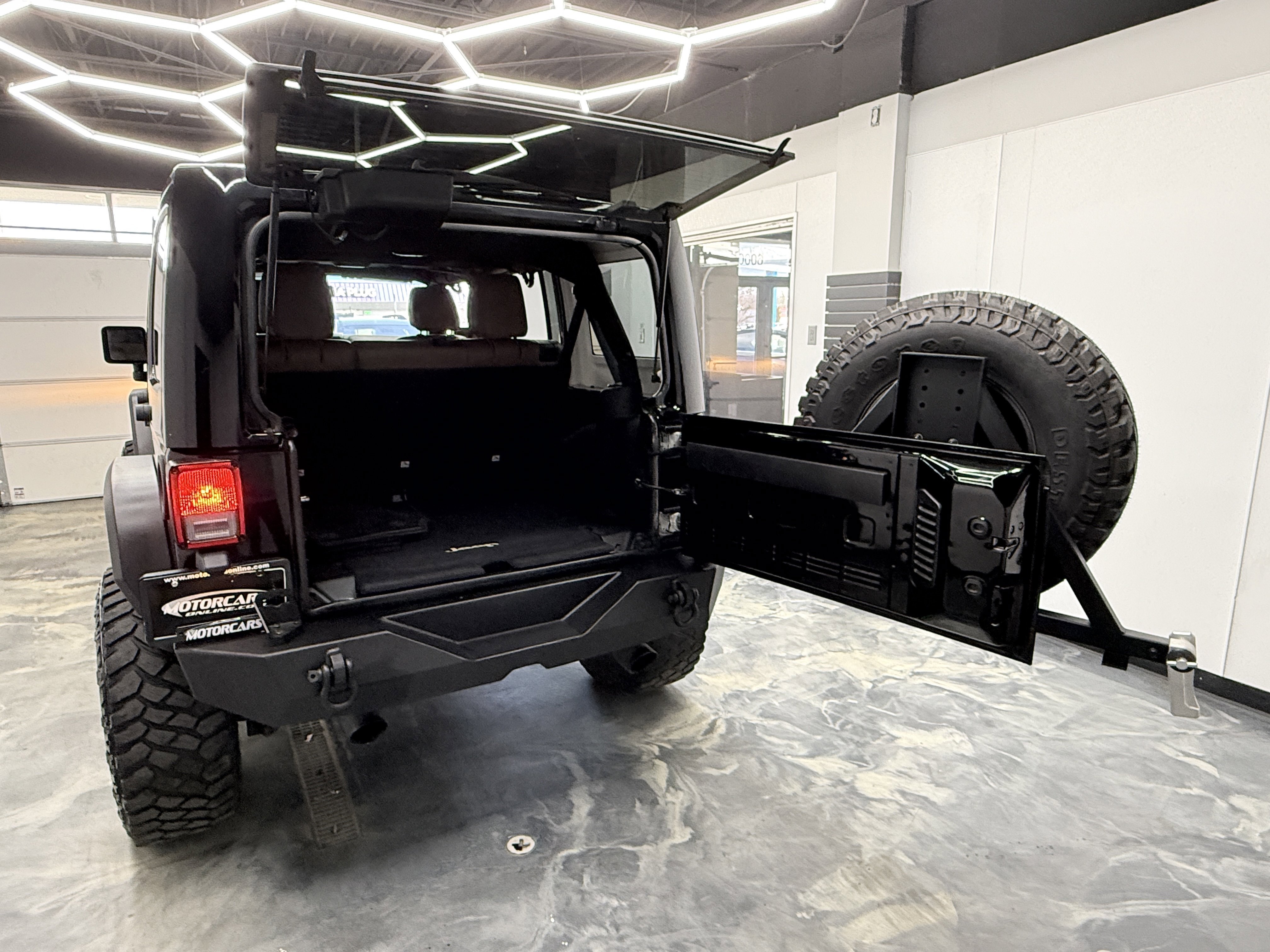 Used 2016 Jeep Wrangler Unlimited Sahara w/ Connectivity Group image 24