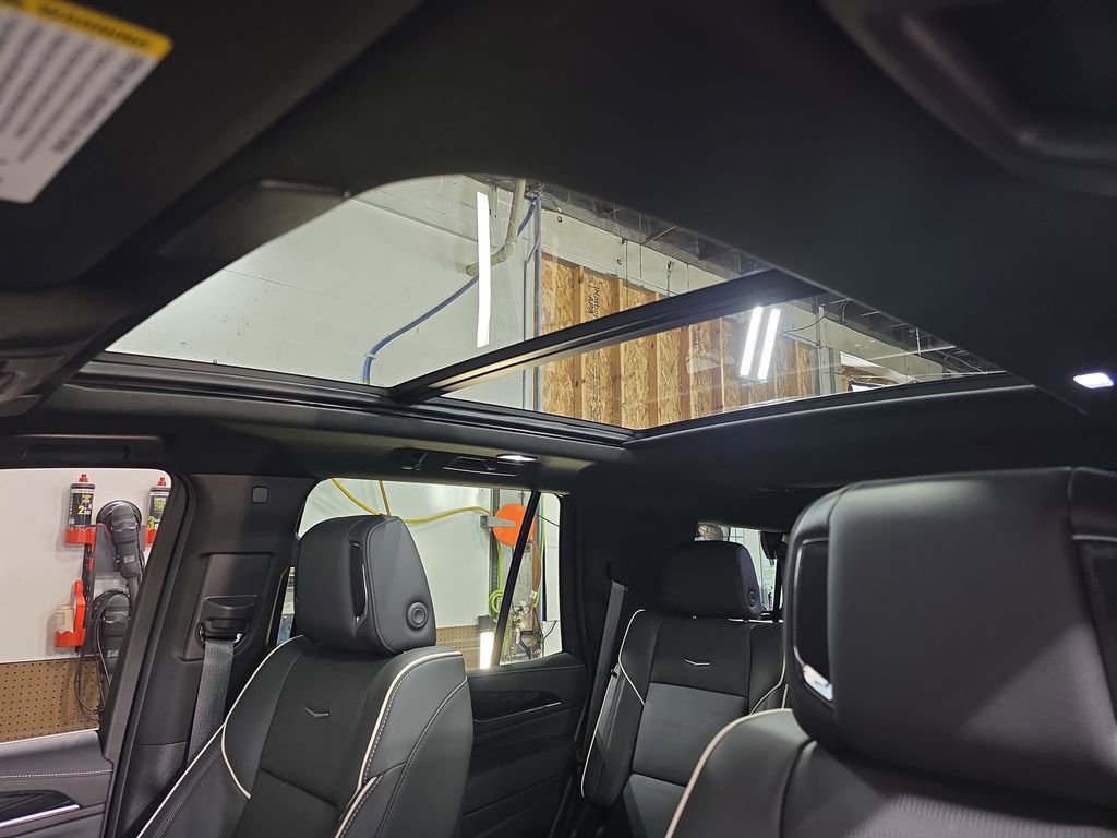 Used 2024 Cadillac Escalade Sport w/ LPO, ONYX Package image 35