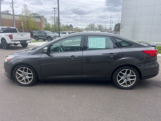 Used 2015 Ford Focus SE w/ Equipment Group 201A FWD image 8