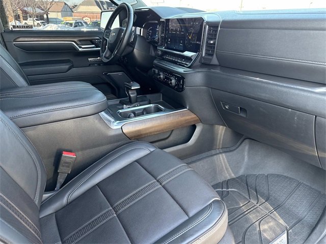 Used 2023 Chevrolet Silverado 1500 High Country w/ High Country Premium Package image 17