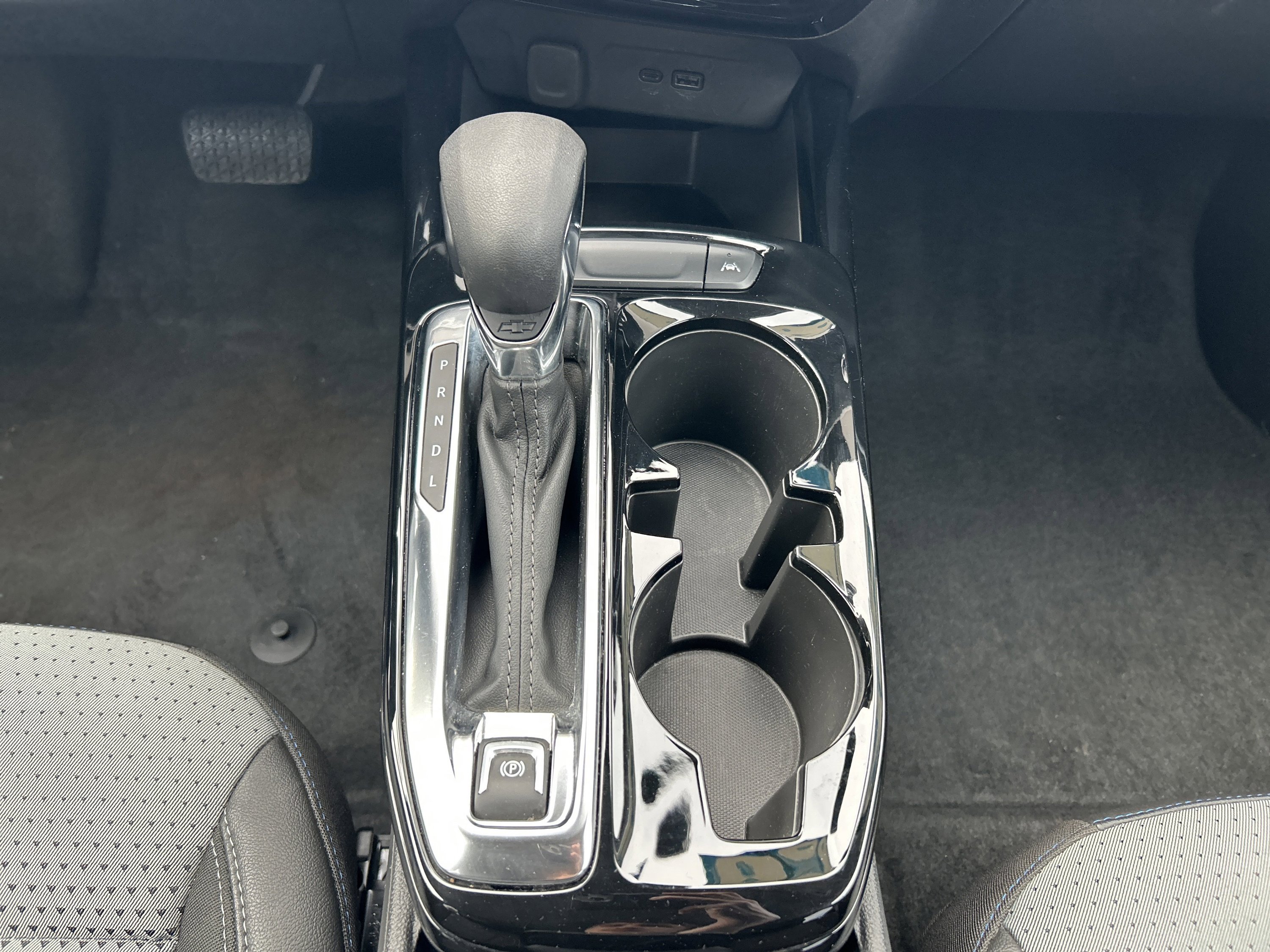 Used 2025 Chevrolet Trax LT w/ LT Convenience Package FWD image 23