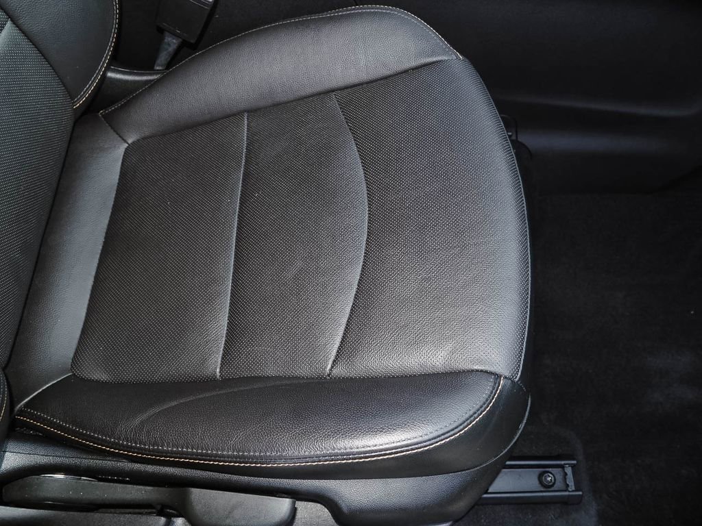 Used 2021 Chevrolet Equinox LT image 19