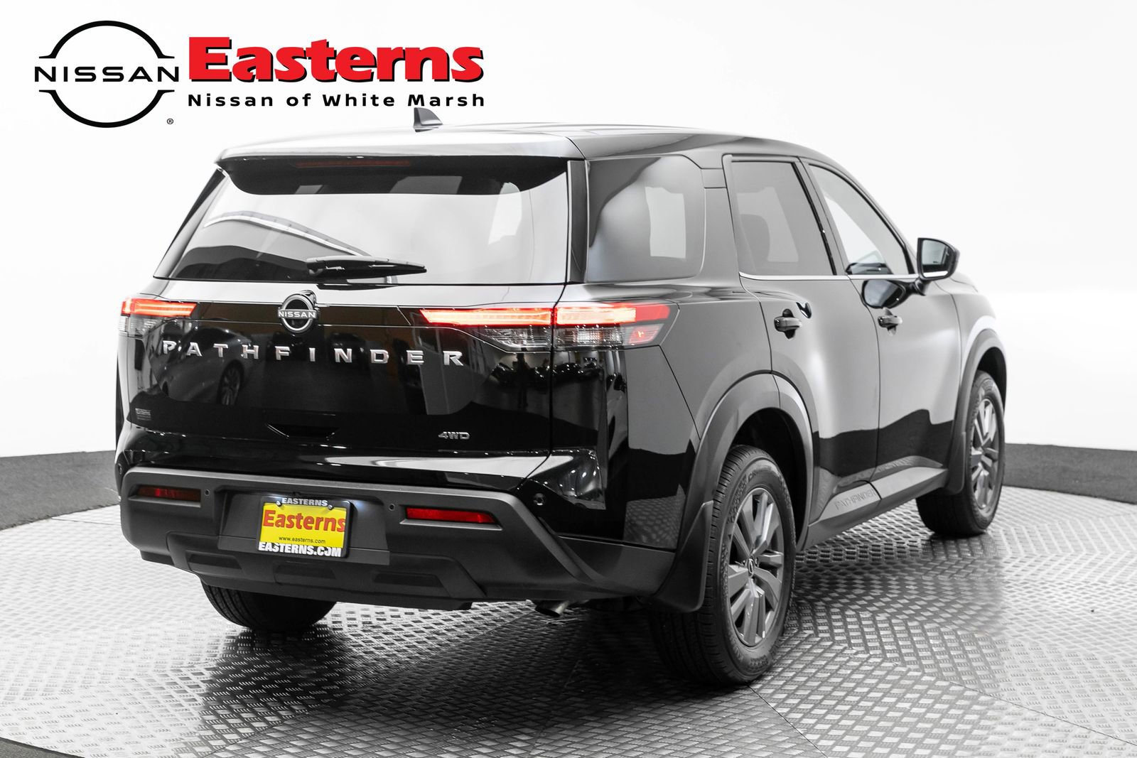 Used 2025 Nissan Pathfinder S image 5