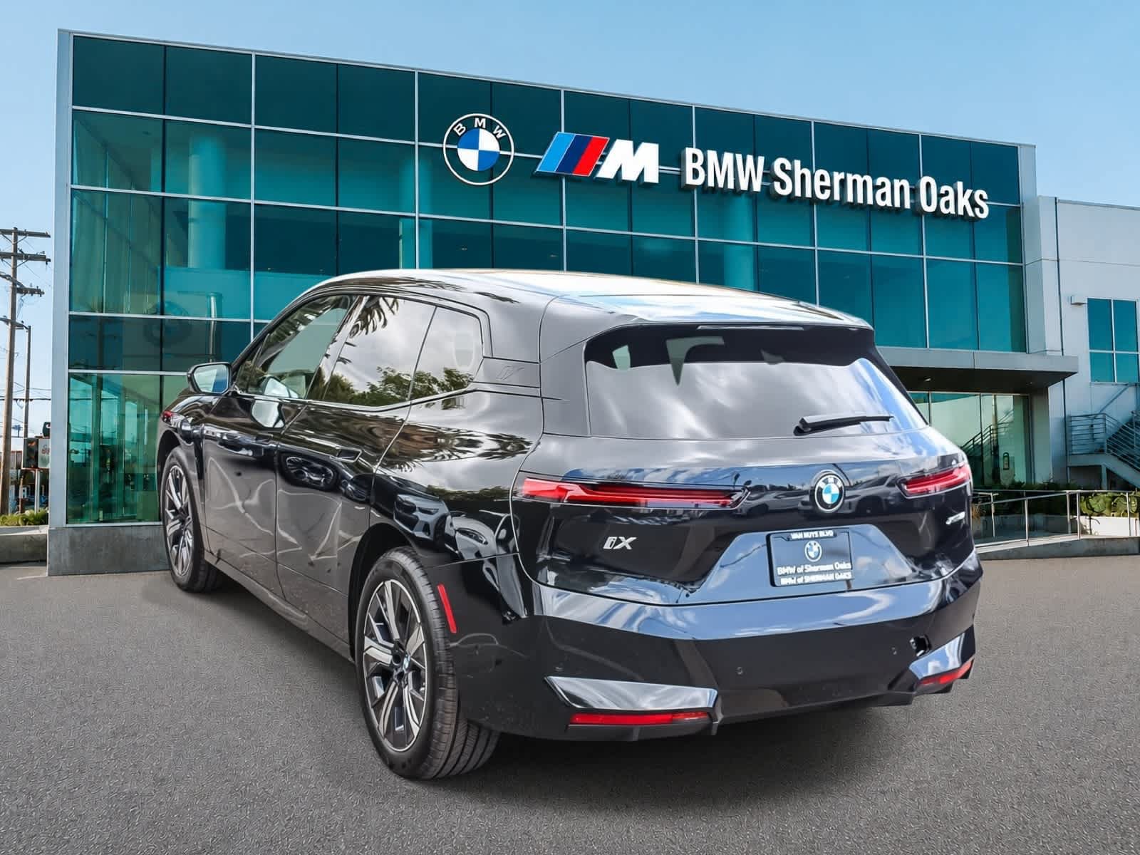New 2026 BMW iX xDrive60 w/ Premium Package AWD/4WD image 6