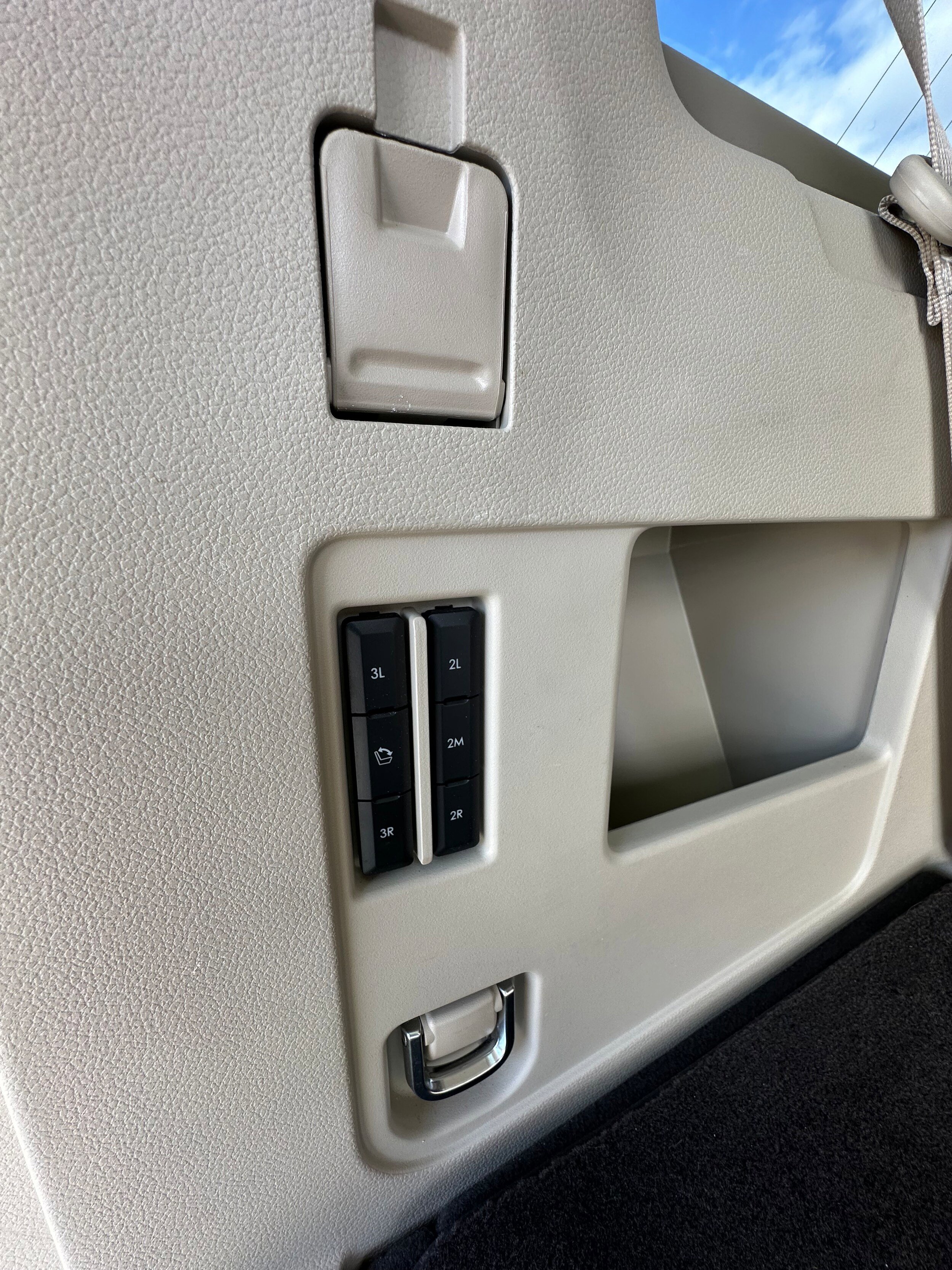 Used 2019 Lincoln Navigator Premiere image 42