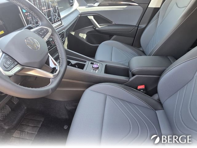 New 2025 Volkswagen Tiguan SE image 13