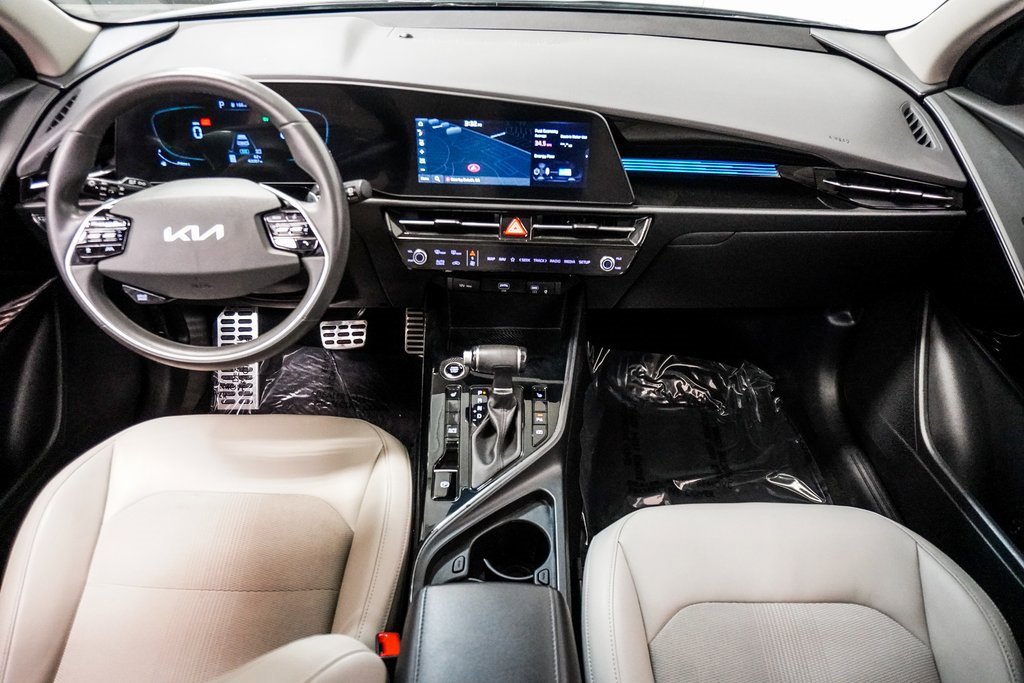 Used 2023 Kia Niro EX Touring image 13