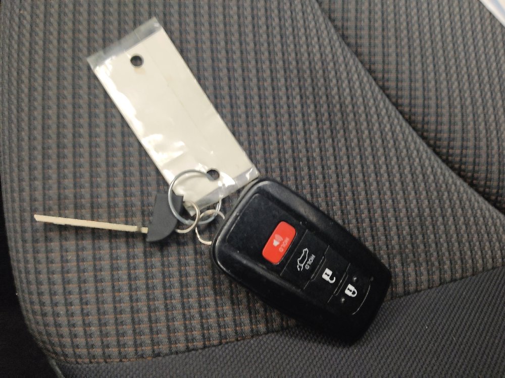 Used 2022 Toyota Highlander LE image 32