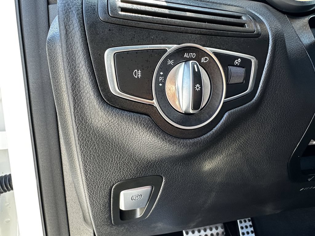 Certified 2022 Mercedes-Benz GLC 300 image 34