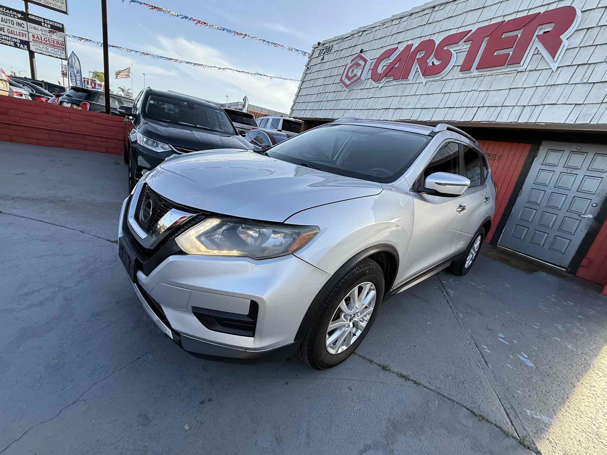 Used 2017 Nissan Rogue SV FWD image 34