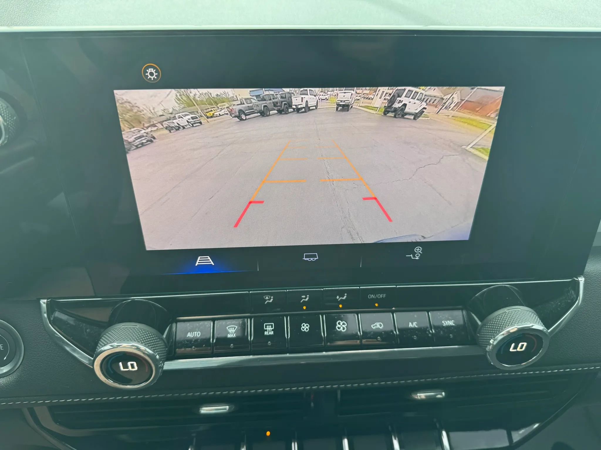 Used 2024 Chevrolet Colorado LT w/ LT Convenience Package image 8