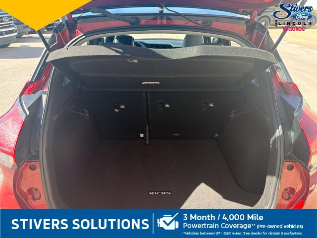 Used 2023 Nissan Kicks SR w/ SR Premium Package FWD image 7