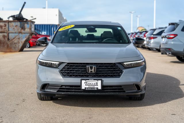 Used 2025 Honda Accord Sport image 2