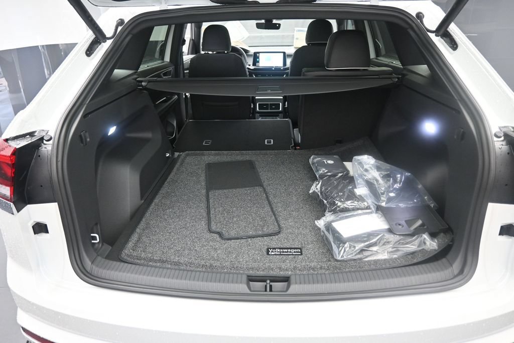 New 2026 Volkswagen Atlas Cross Sport SEL Premium R-Line AWD/4WD image 24