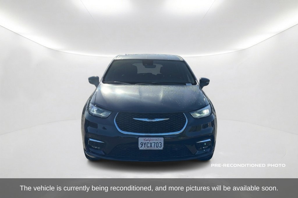 Used 2026 Chrysler Pacifica Select FWD image 2
