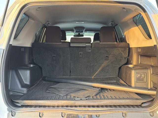 Used 2019 Toyota 4Runner SR5 AWD/4WD image 15