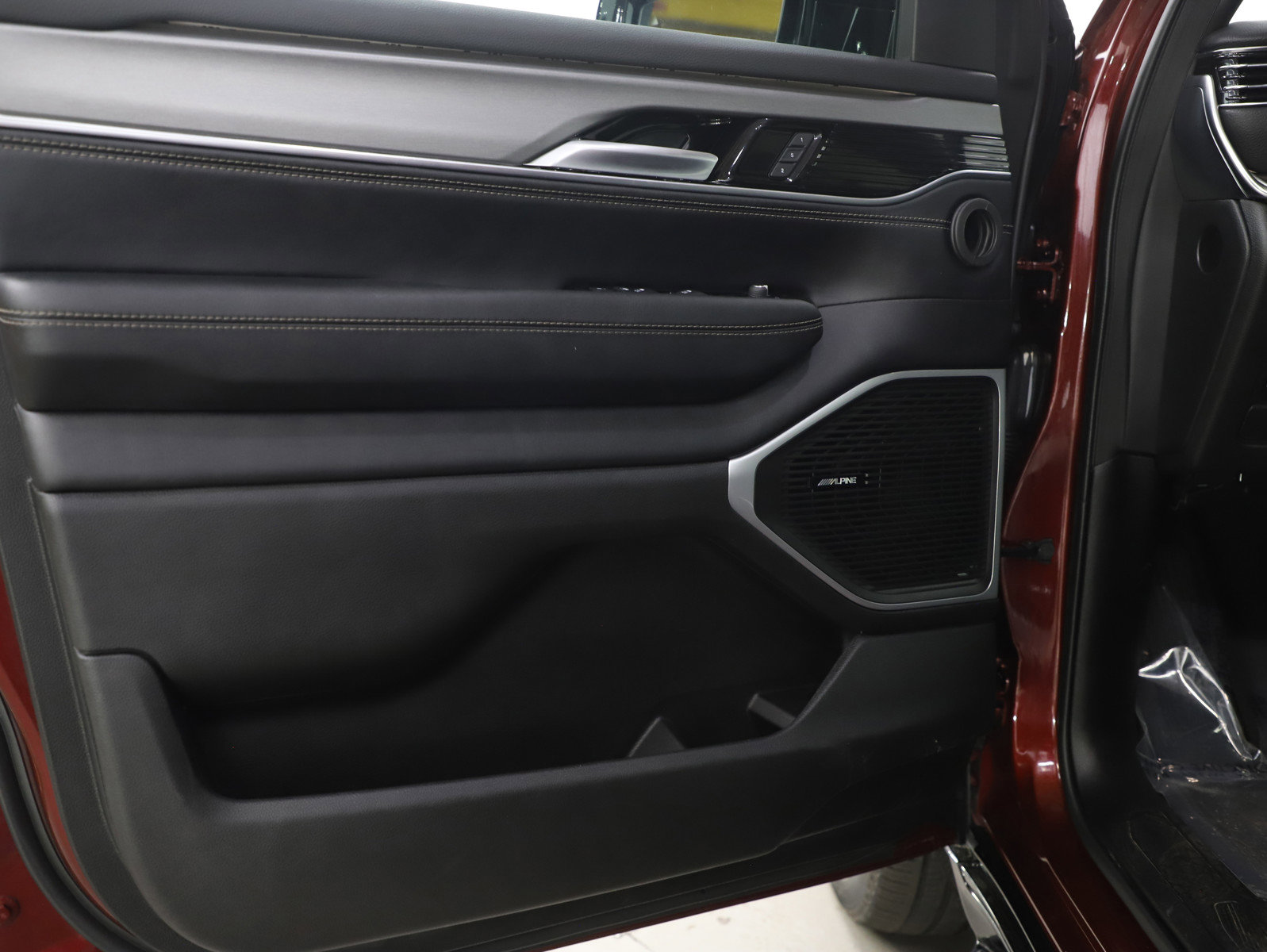 Used 2024 Jeep Wagoneer Series II image 21