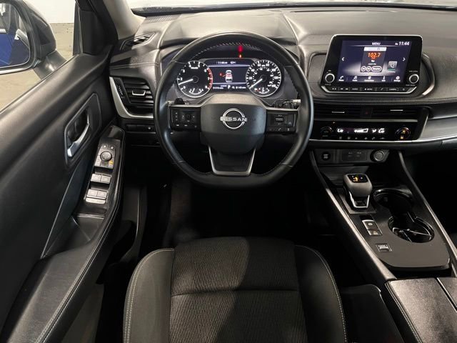 Used 2025 Nissan Rogue SV FWD image 17
