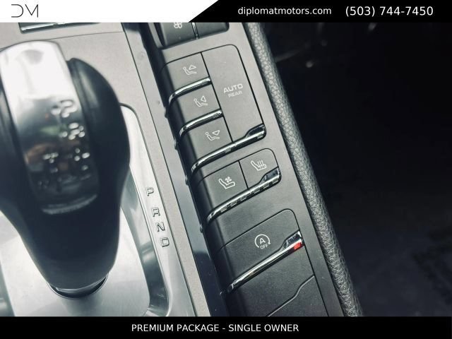 Used 2014 Porsche Panamera 4 AWD/4WD image 40