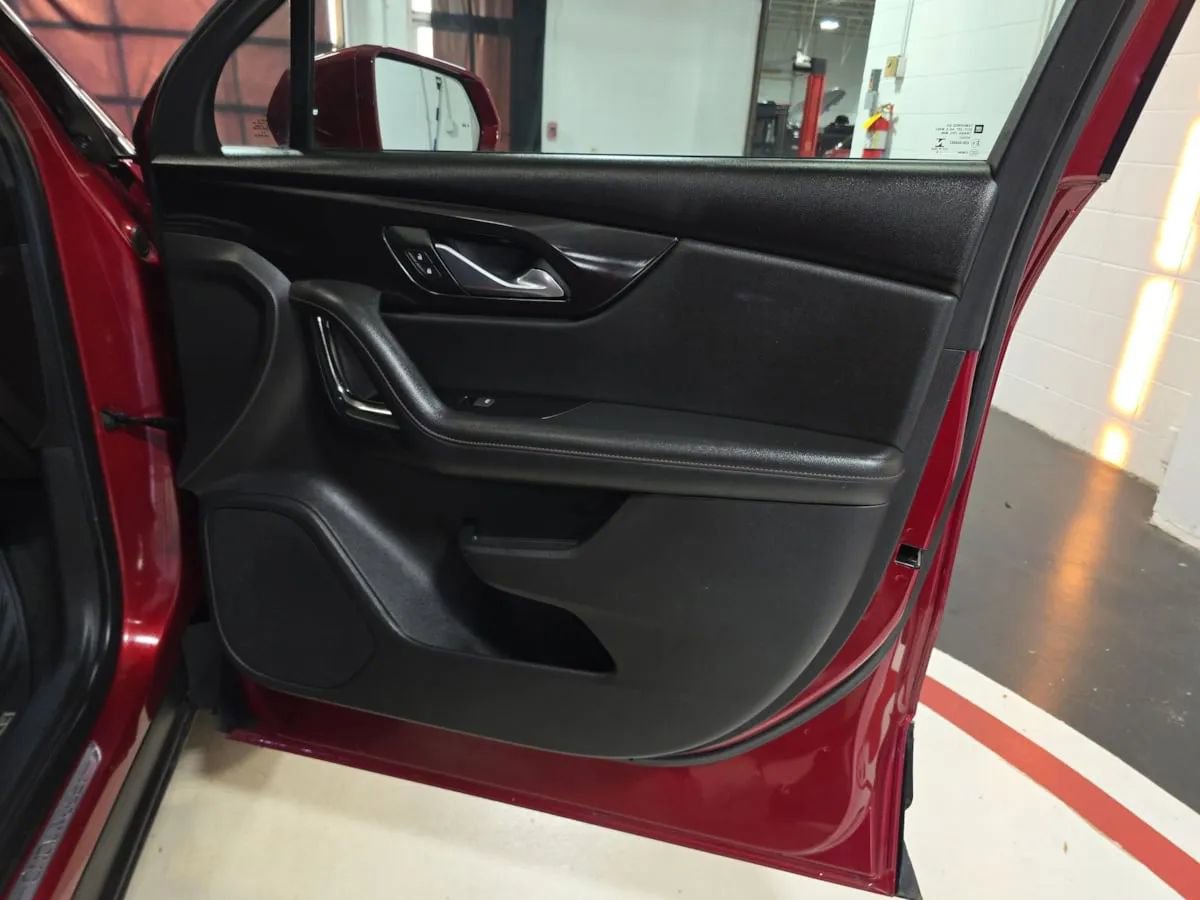 Used 2019 Chevrolet Blazer RS w/ Sun and Wheels Package image 27