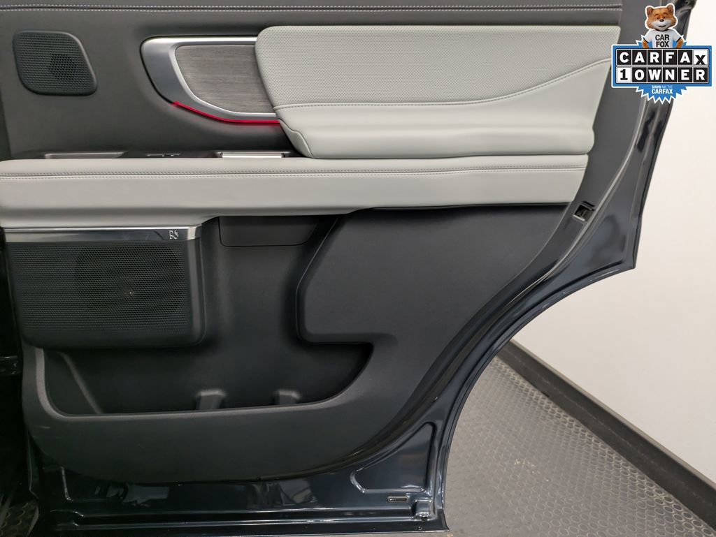 Used 2025 Ford Expedition Platinum w/ Platinum Ultimate Package image 25