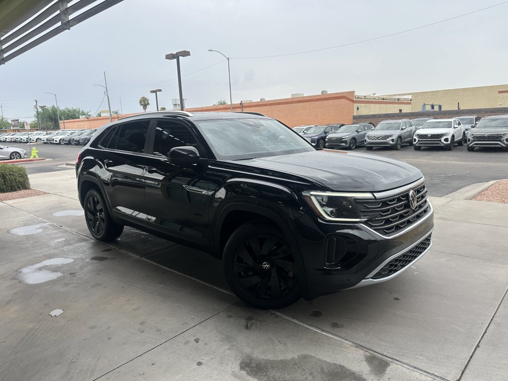 Used 2024 Volkswagen Atlas Cross Sport SE w/ Panoramic Sunroof Package AWD/4WD image 5