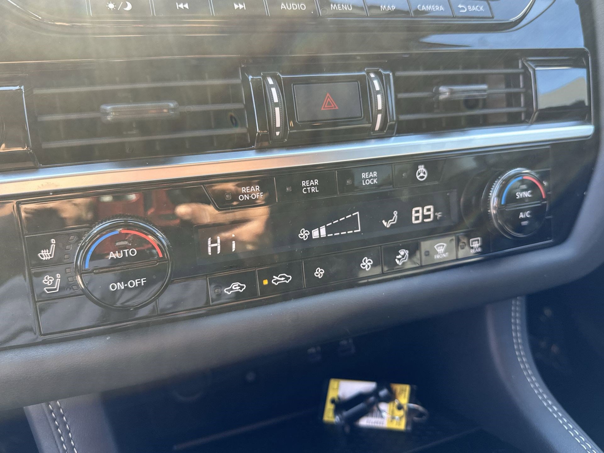 Used 2024 Nissan Pathfinder Platinum w/ Cargo Package image 17