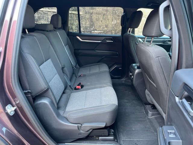 Certified 2025 GMC Acadia Elevation FWD image 18