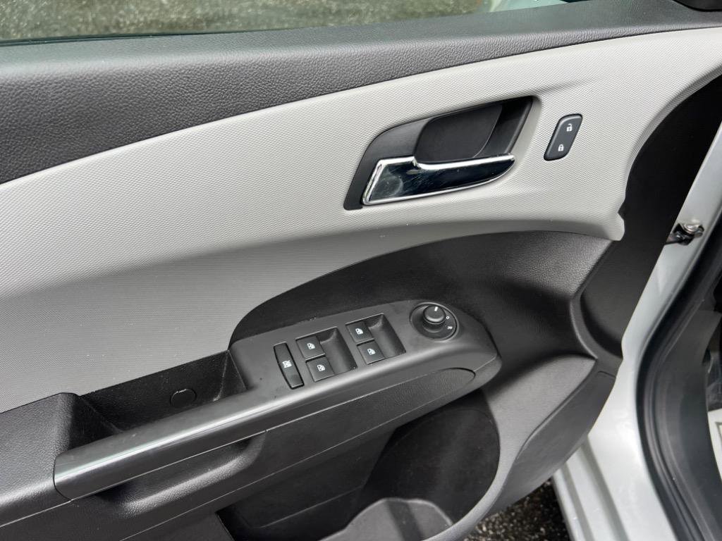 Used 2014 Chevrolet Sonic LT w/ Fun and Sun Package image 9