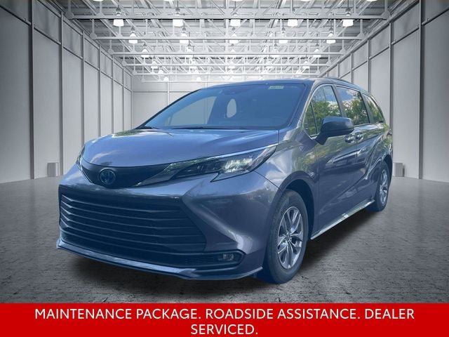 Certified 2025 Toyota Sienna XLE FWD image 4