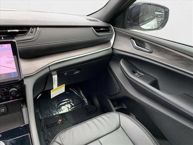 New 2025 Jeep Grand Cherokee Limited w/ Luxury Tech Group II image 22