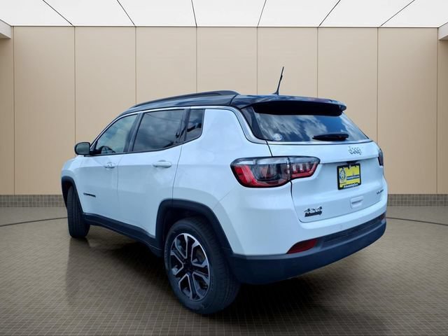 Used 2024 Jeep Compass Limited AWD/4WD image 11