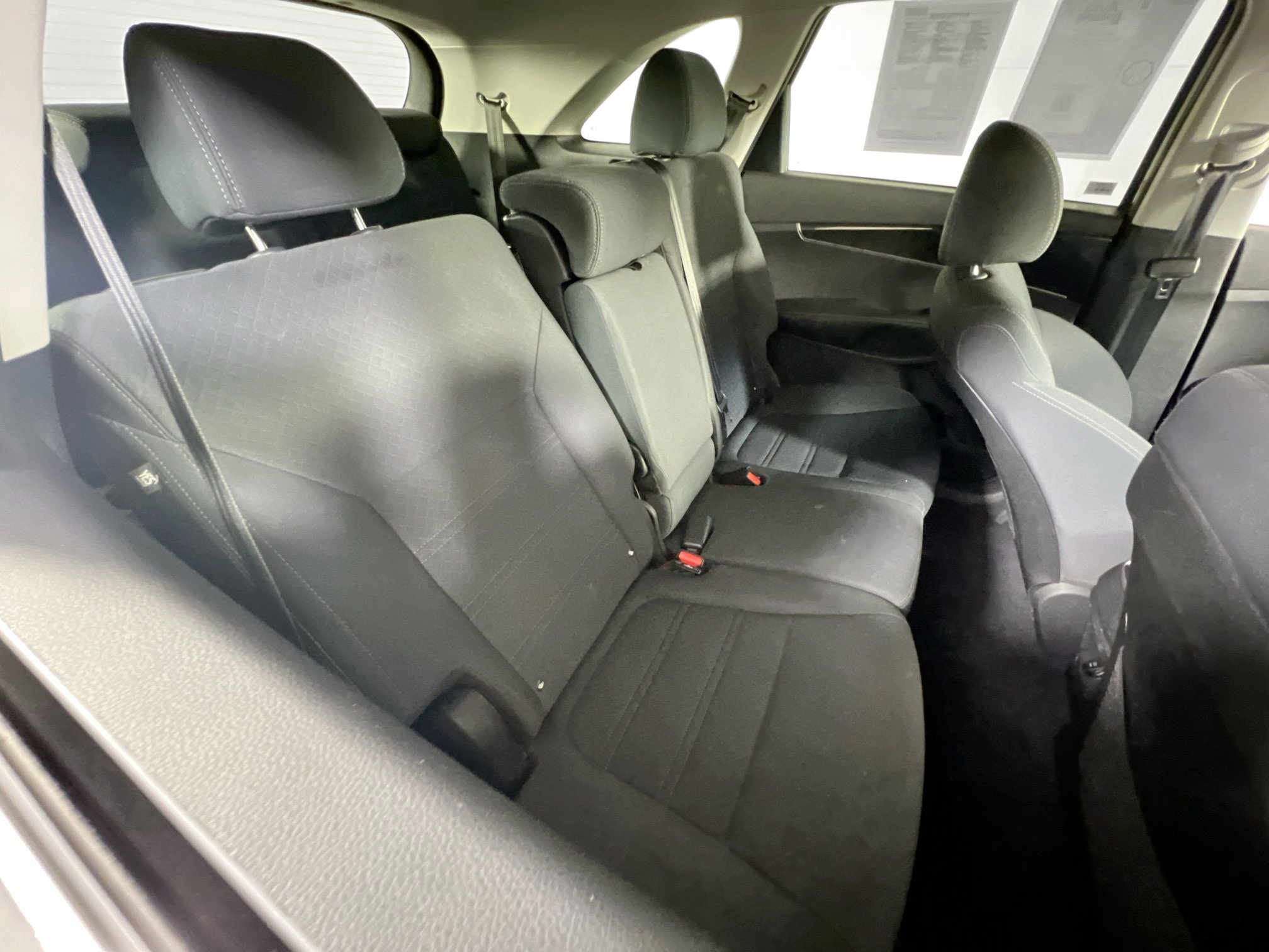 Used 2019 Kia Sorento LX image 24