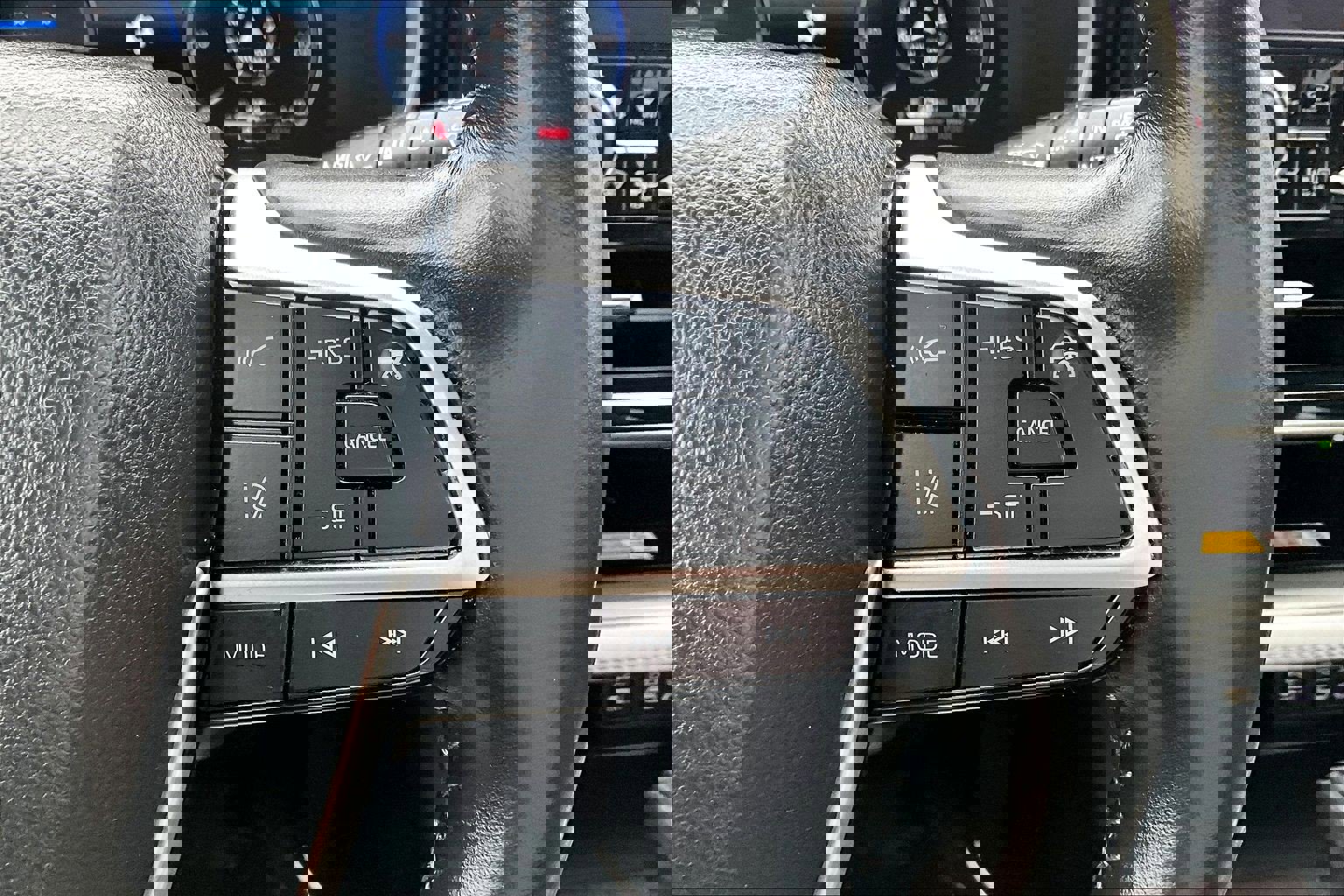 Used 2023 Toyota Highlander Limited image 18